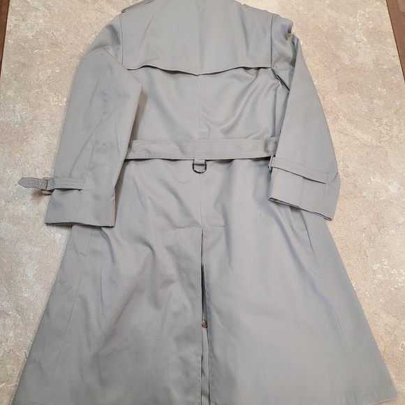 Vintage Pierre Cardin Trench Coat, size 38 R, beige - Picture 8 of 10